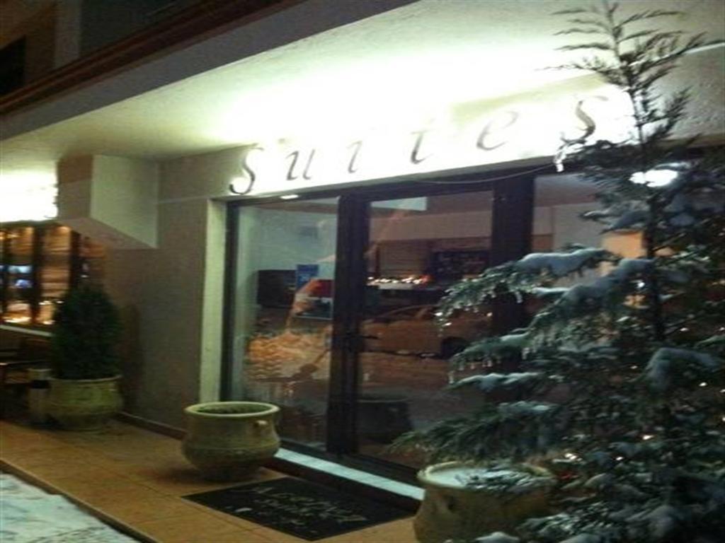 Alpina Suites 卡斯托里亚 外观 照片