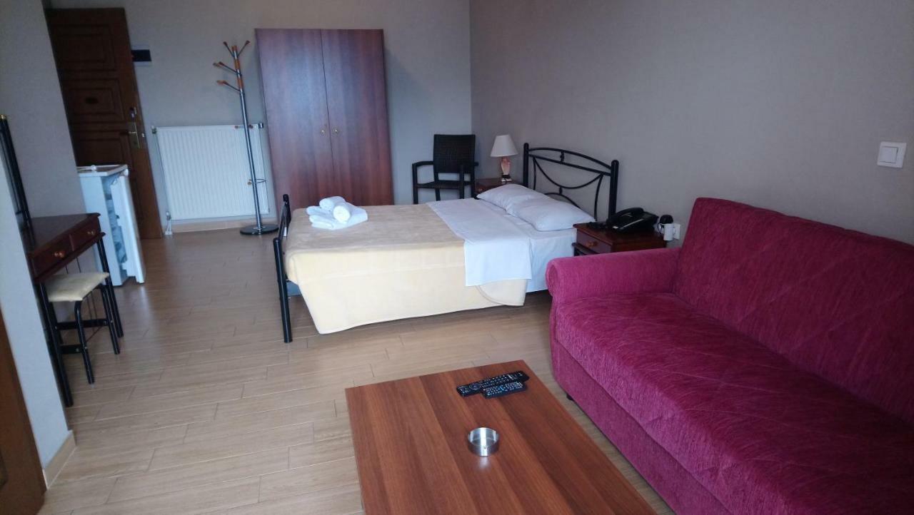 Alpina Suites 卡斯托里亚 外观 照片