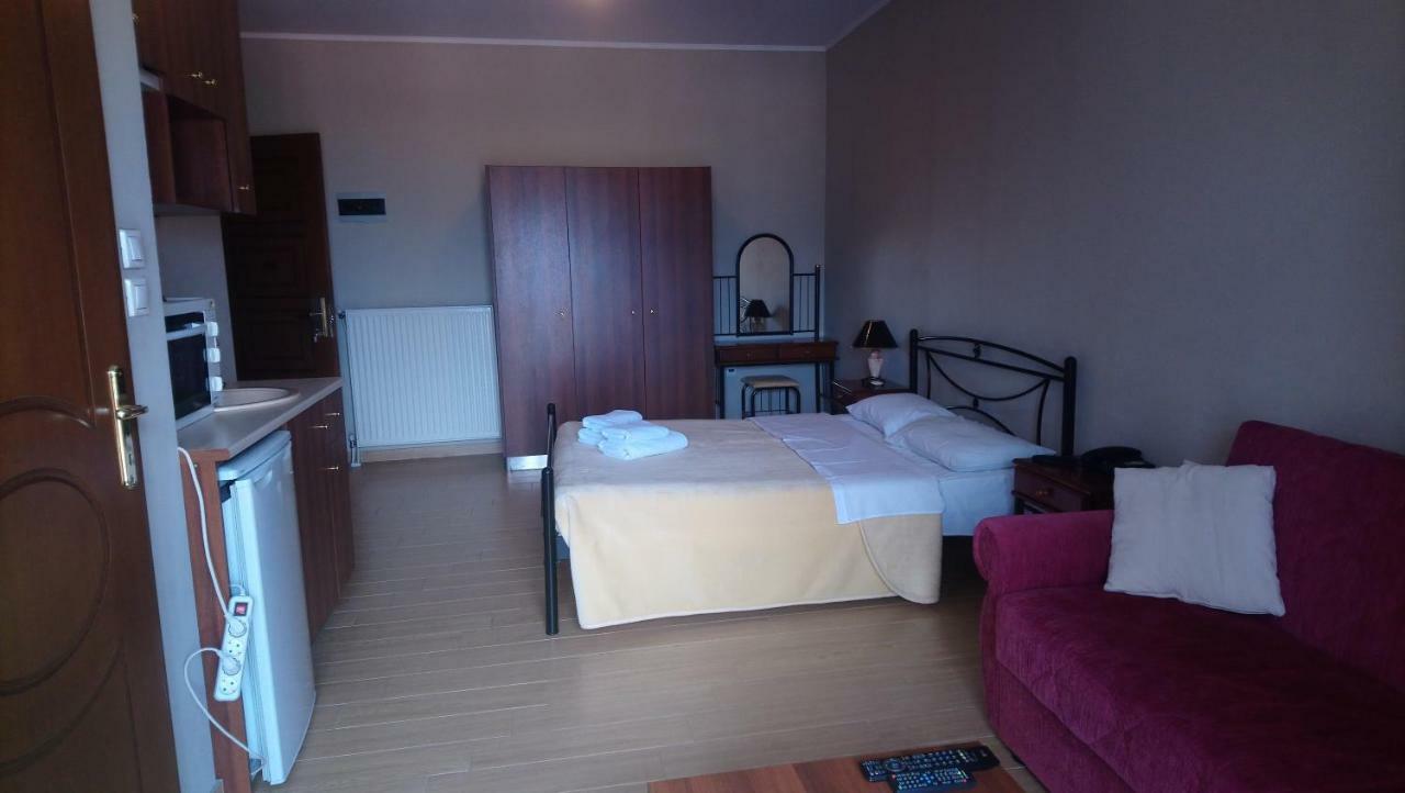 Alpina Suites 卡斯托里亚 外观 照片
