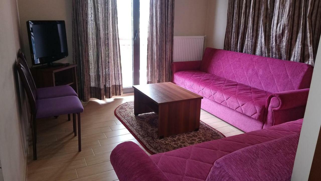 Alpina Suites 卡斯托里亚 外观 照片