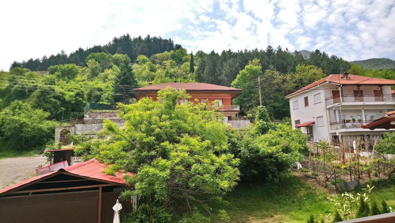 Alpina Suites 卡斯托里亚 外观 照片