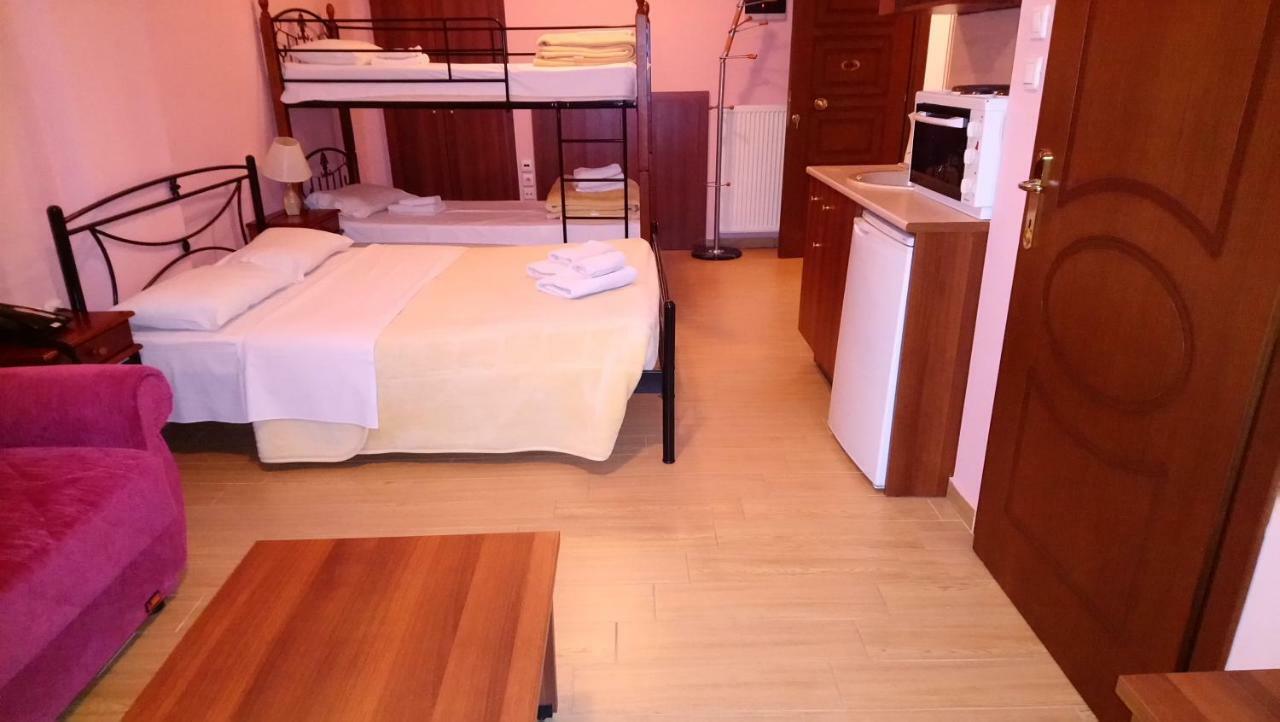 Alpina Suites 卡斯托里亚 外观 照片
