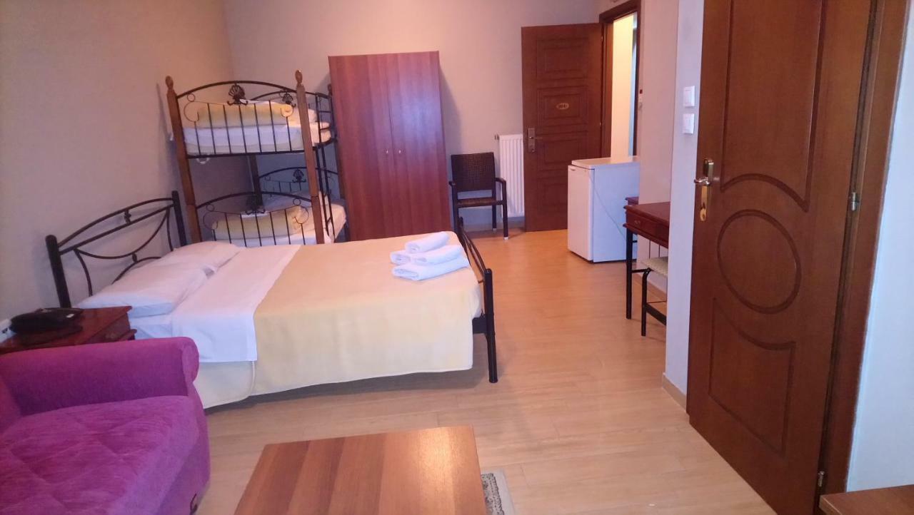 Alpina Suites 卡斯托里亚 外观 照片