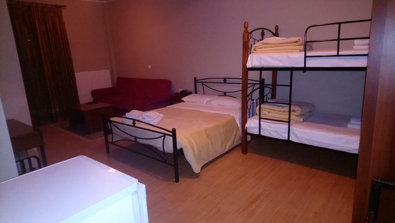 Alpina Suites 卡斯托里亚 外观 照片